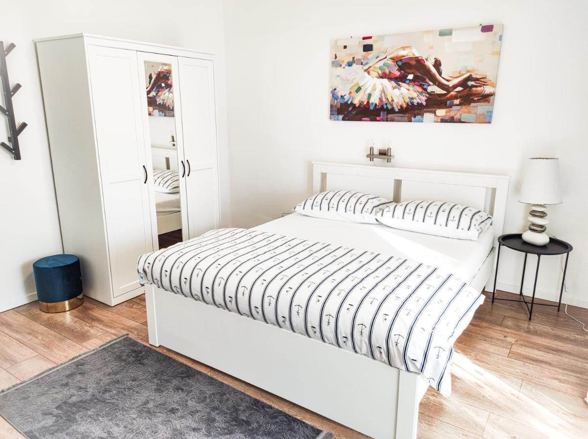 Josipa & Jelena Apartment セニ エクステリア 写真