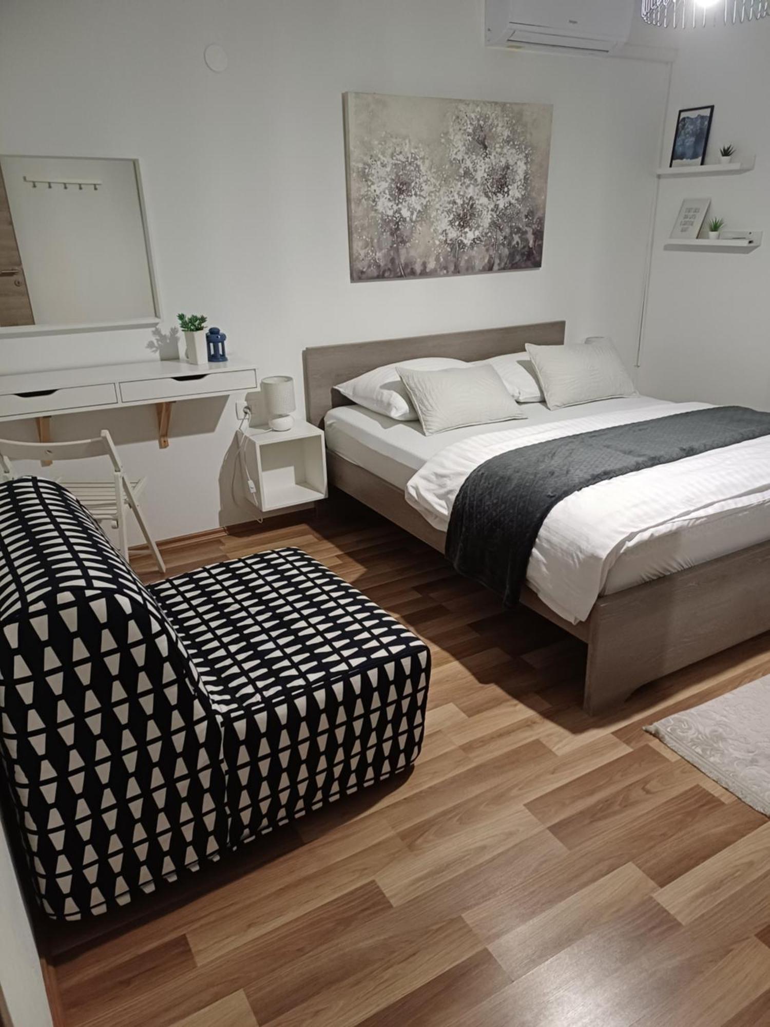 Josipa & Jelena Apartment セニ エクステリア 写真