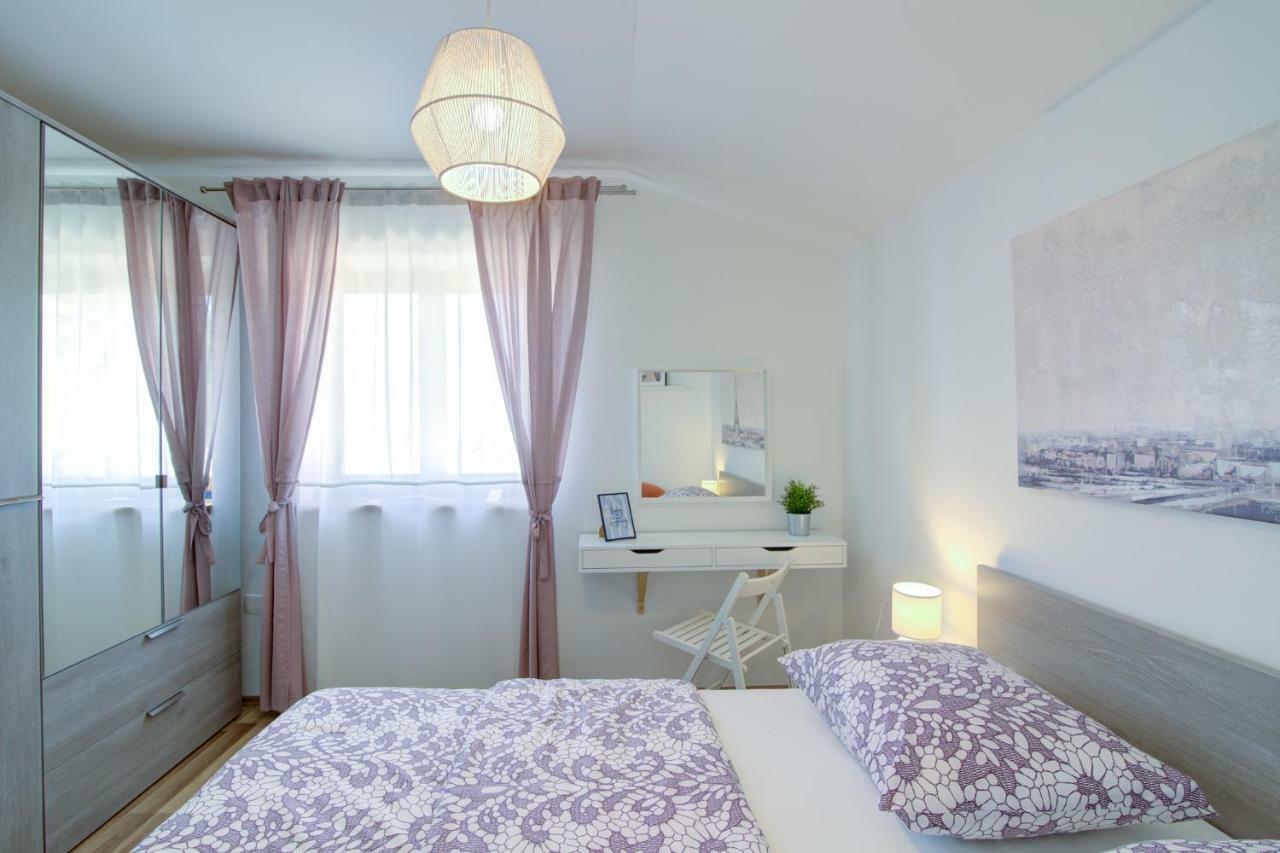 Josipa & Jelena Apartment セニ エクステリア 写真