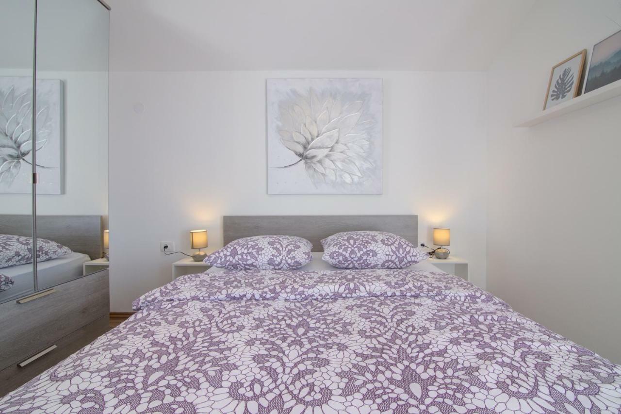 Josipa & Jelena Apartment セニ エクステリア 写真