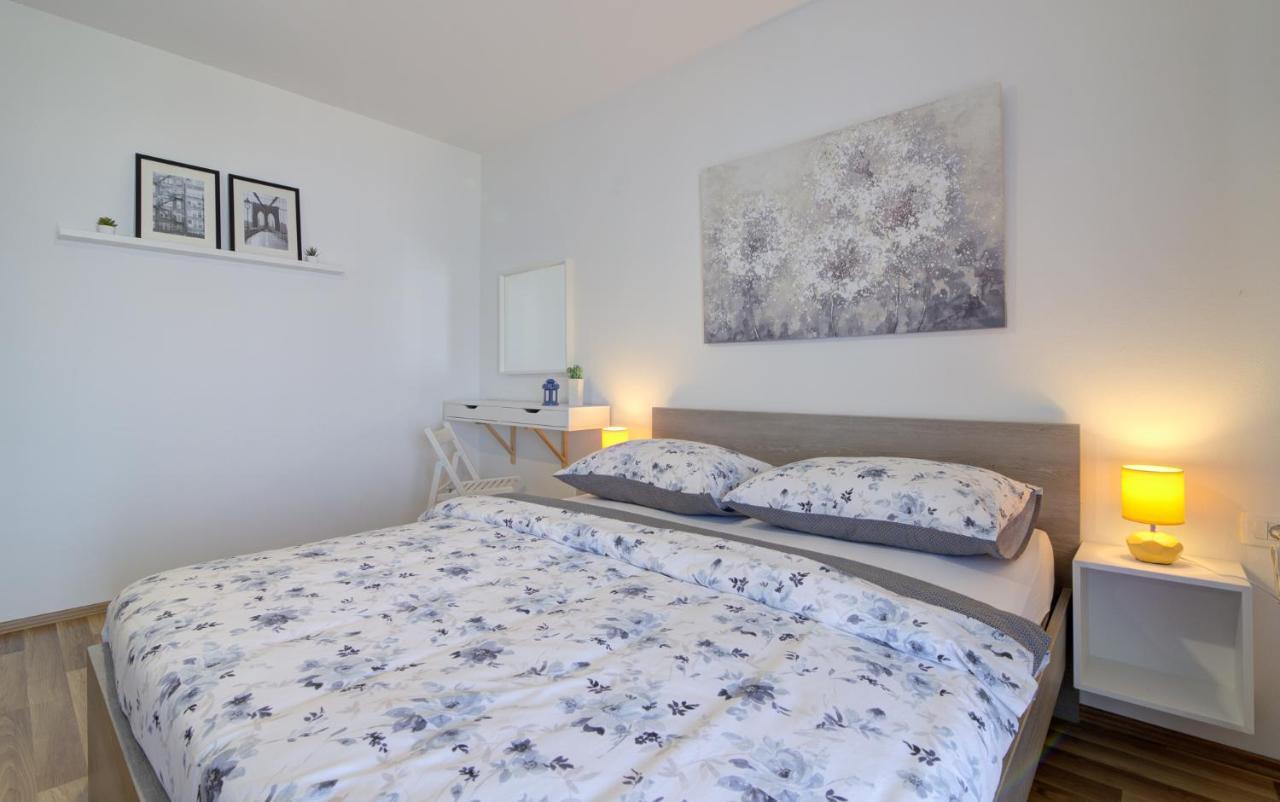 Josipa & Jelena Apartment セニ エクステリア 写真